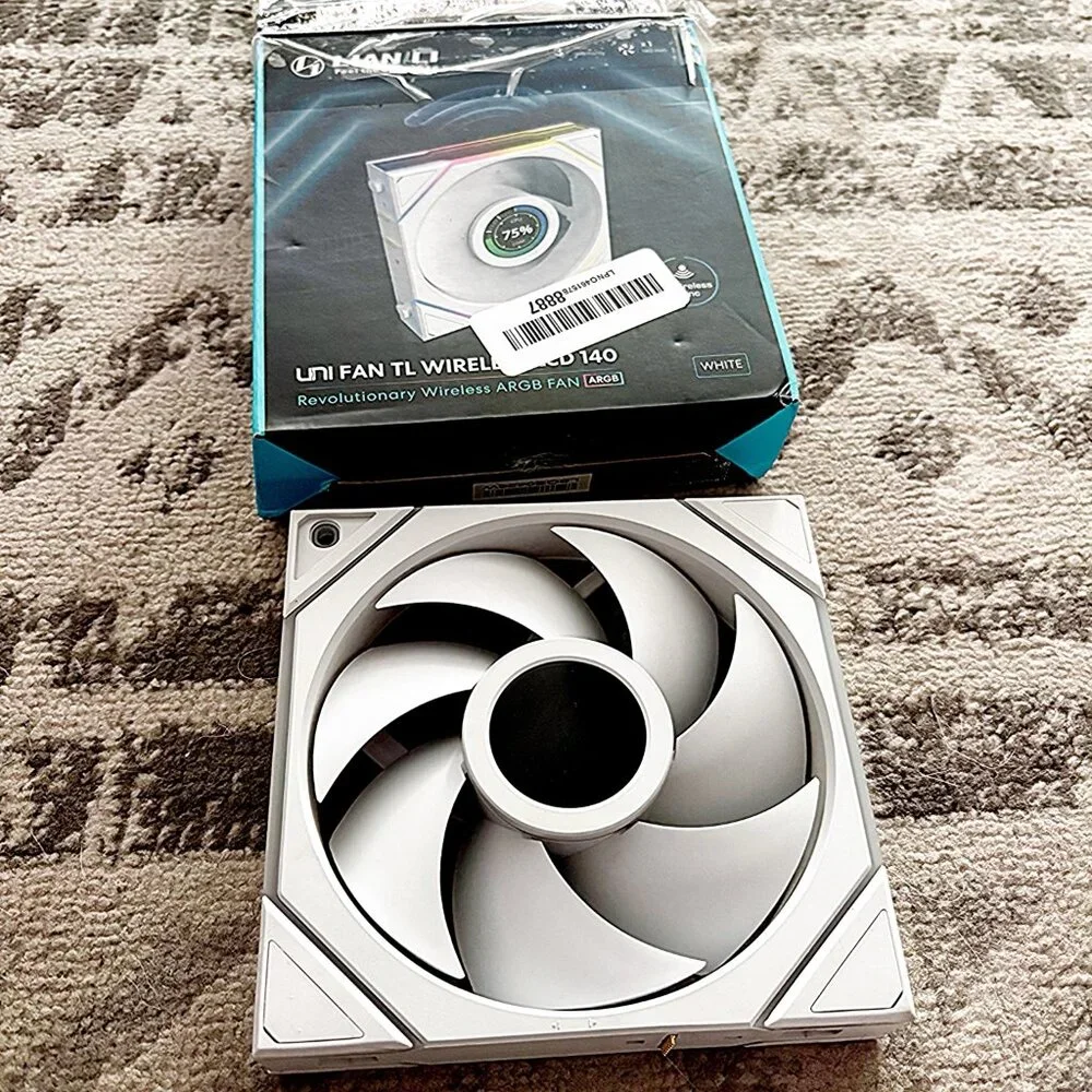 Lian Li UNI Fan TL LCD 140mm ARGB Wireless White Standard Blade - Picture 1 of 8